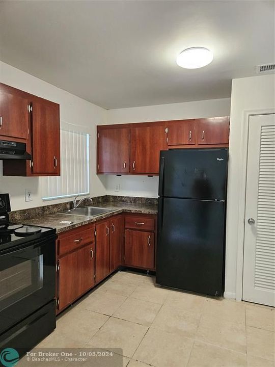 For Rent: $1,700 (2 beds, 1 baths, 609 Square Feet)