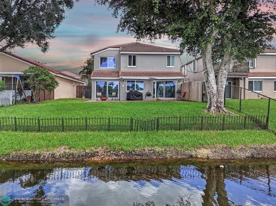 For Sale: $599,999 (3 beds, 2 baths, 1913 Square Feet)