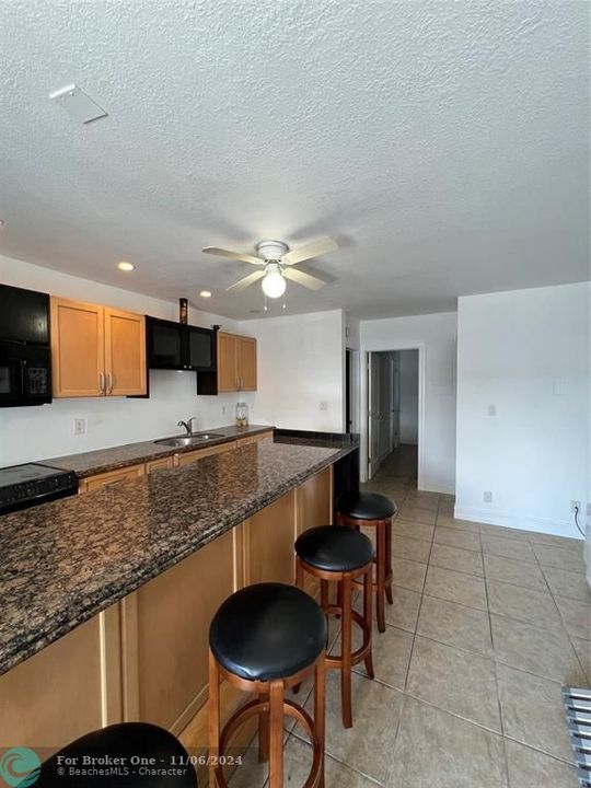 For Rent: $1,695 (1 beds, 1 baths, 588 Square Feet)