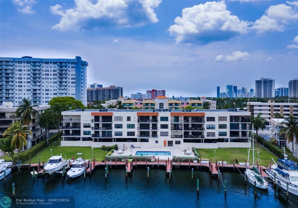 For Sale: $685,000 (2 beds, 2 baths, 1780 Square Feet)