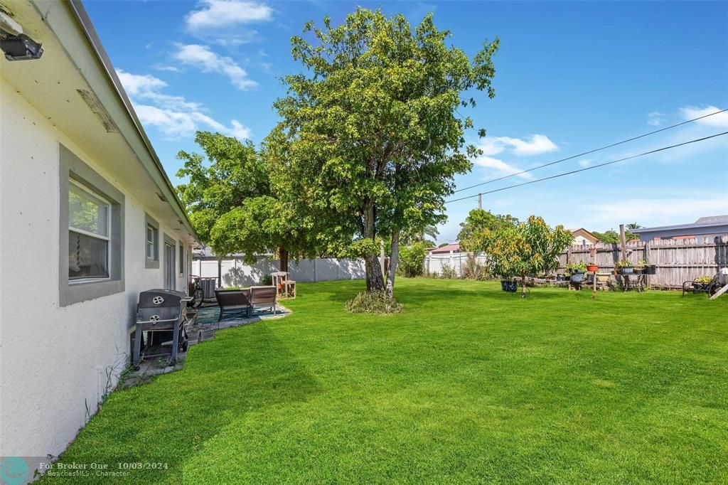 For Sale: $425,000 (3 beds, 2 baths, 1316 Square Feet)