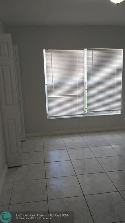 For Rent: $2,800 (3 beds, 2 baths, 1300 Square Feet)