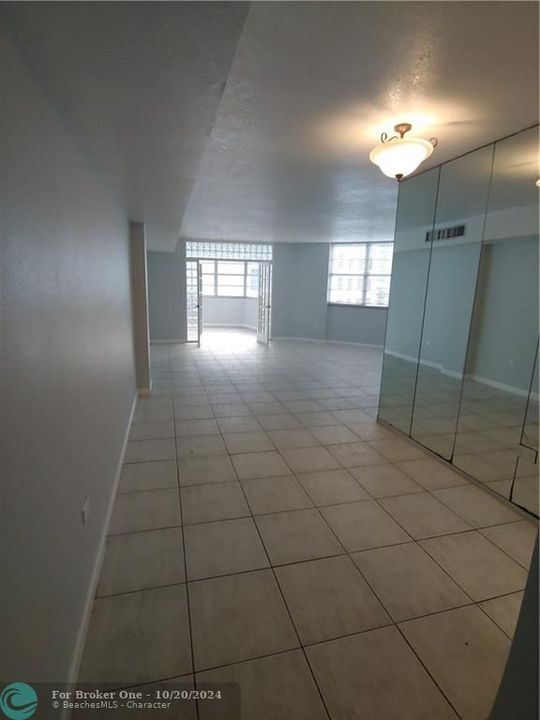 For Rent: $3,000 (2 beds, 2 baths, 990 Square Feet)