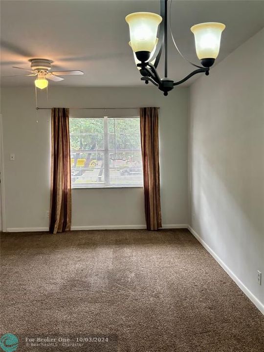 For Sale: $99,985 (1 beds, 1 baths, 670 Square Feet)