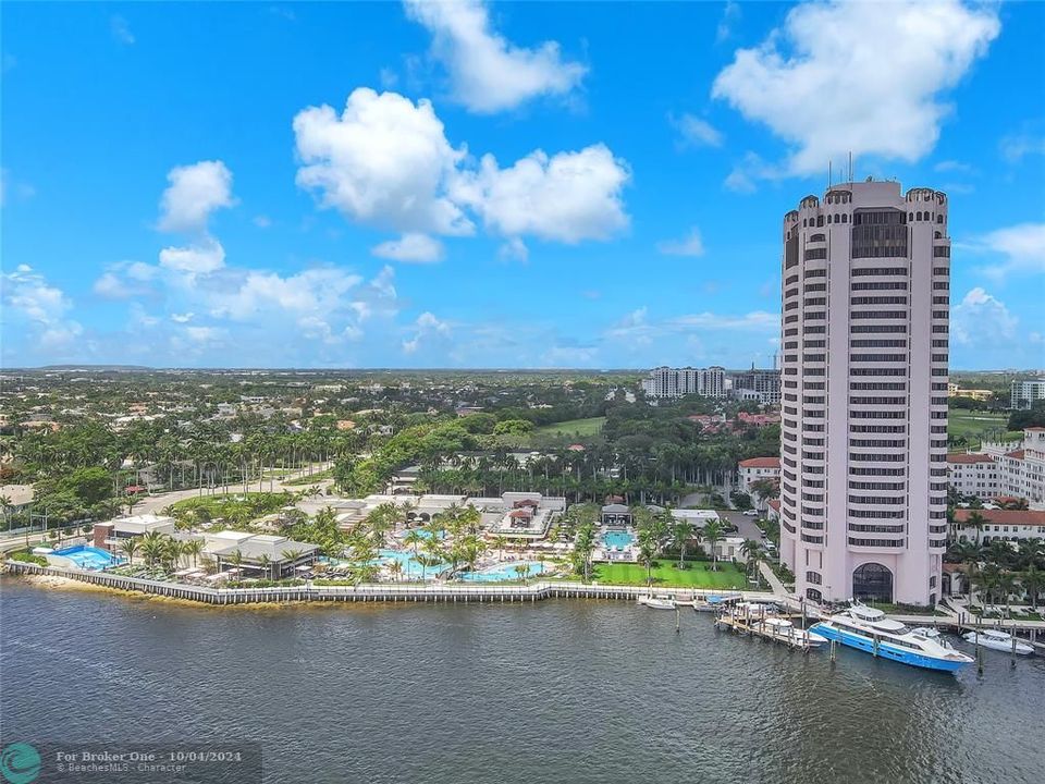 For Sale: $2,700,000 (3 beds, 3 baths, 2580 Square Feet)