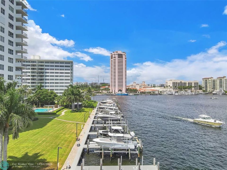 For Sale: $2,700,000 (3 beds, 3 baths, 2580 Square Feet)