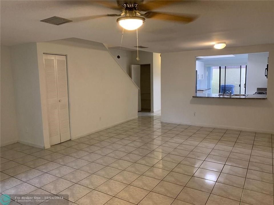 For Rent: $2,900 (3 beds, 2 baths, 1429 Square Feet)