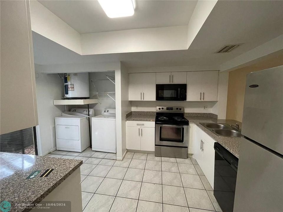 For Rent: $2,900 (3 beds, 2 baths, 1429 Square Feet)