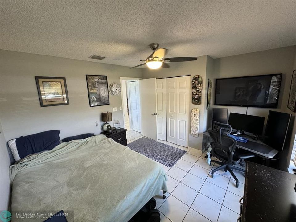 For Sale: $374,800 (2 beds, 2 baths, 1144 Square Feet)