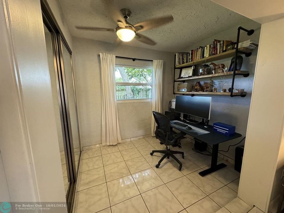 For Sale: $374,800 (2 beds, 2 baths, 1144 Square Feet)