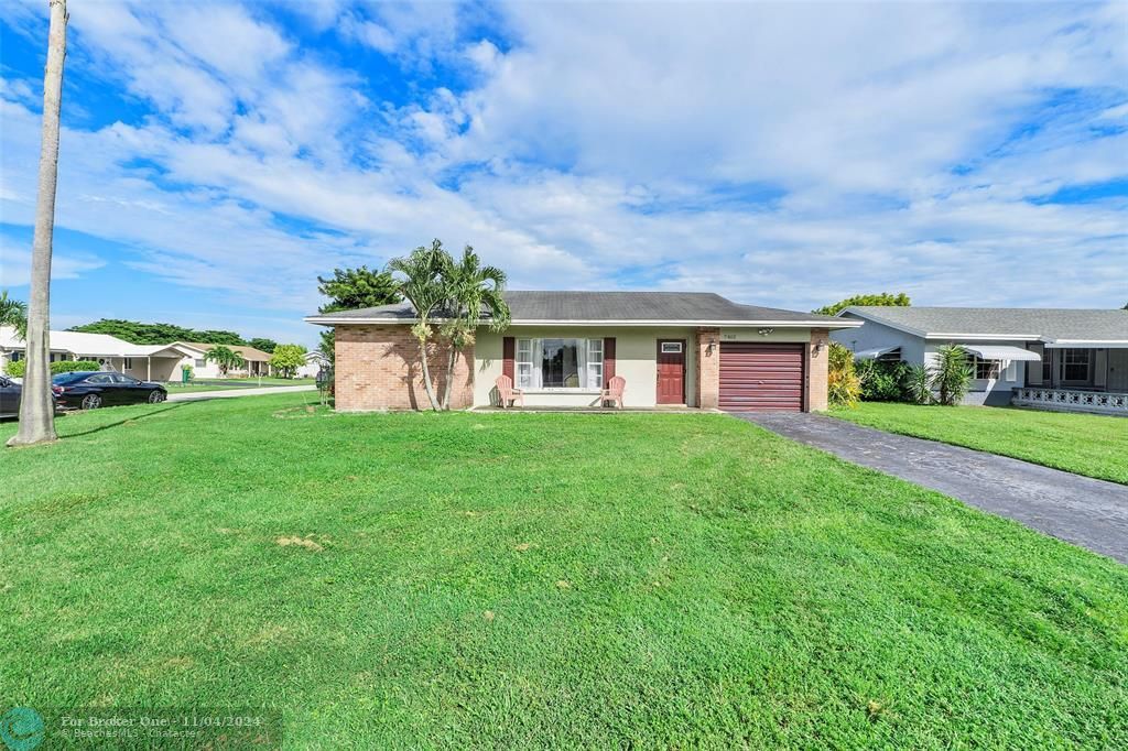 Active With Contract: $430,000 (2 beds, 2 baths, 1294 Square Feet)