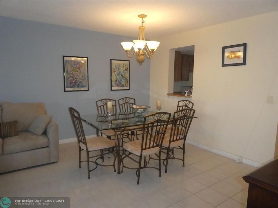 For Sale: $165,000 (2 beds, 2 baths, 1006 Square Feet)