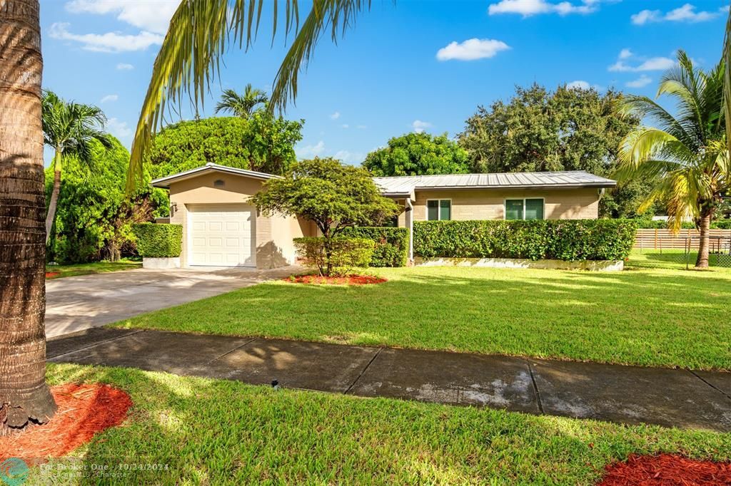 For Sale: $619,000 (3 beds, 2 baths, 1472 Square Feet)