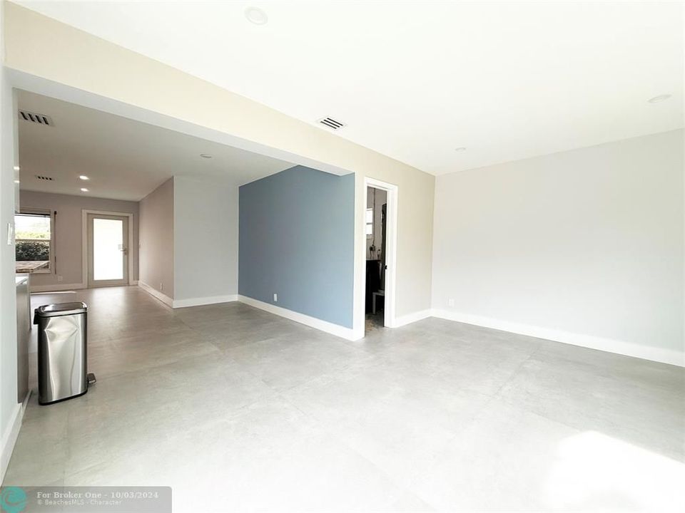 For Sale: $599,995 (2 beds, 2 baths, 1246 Square Feet)