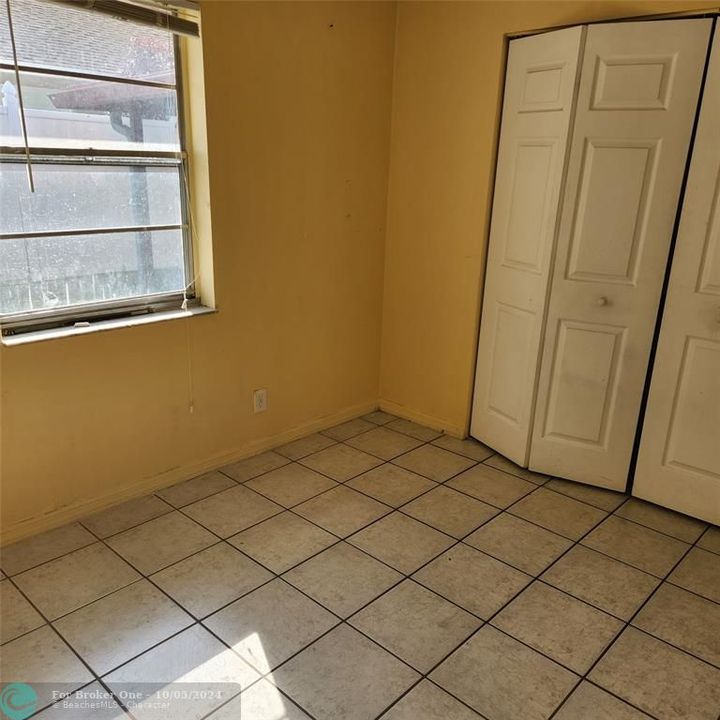 For Rent: $1,800 (2 beds, 1 baths, 900 Square Feet)