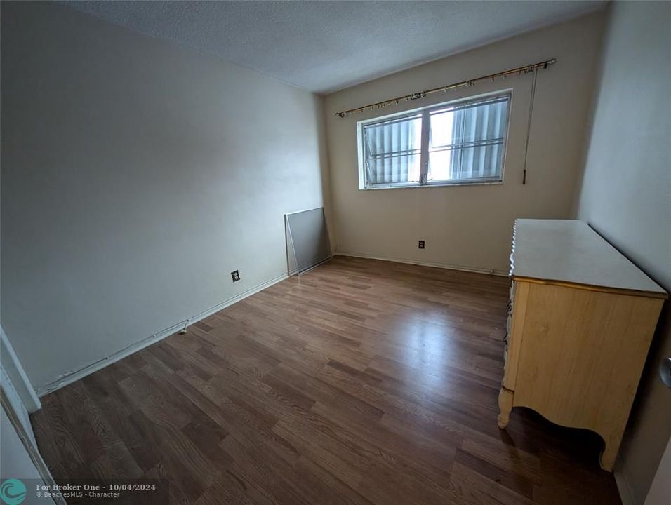 For Rent: $1,500 (2 beds, 2 baths, 950 Square Feet)