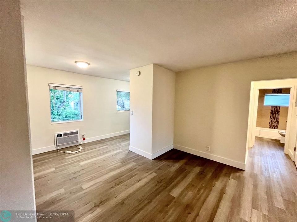 For Sale: $2,295 (2 beds, 2 baths, 11210 Square Feet)