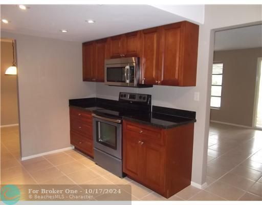 For Rent: $2,900 (2 beds, 2 baths, 1579 Square Feet)