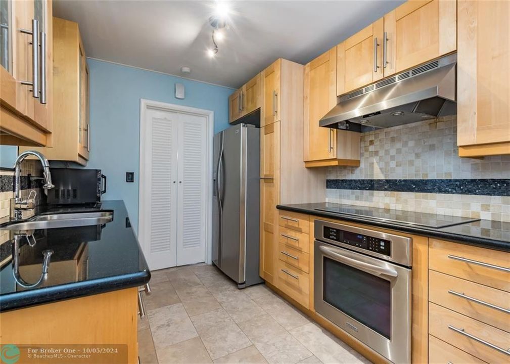 For Rent: $4,500 (3 beds, 2 baths, 1414 Square Feet)