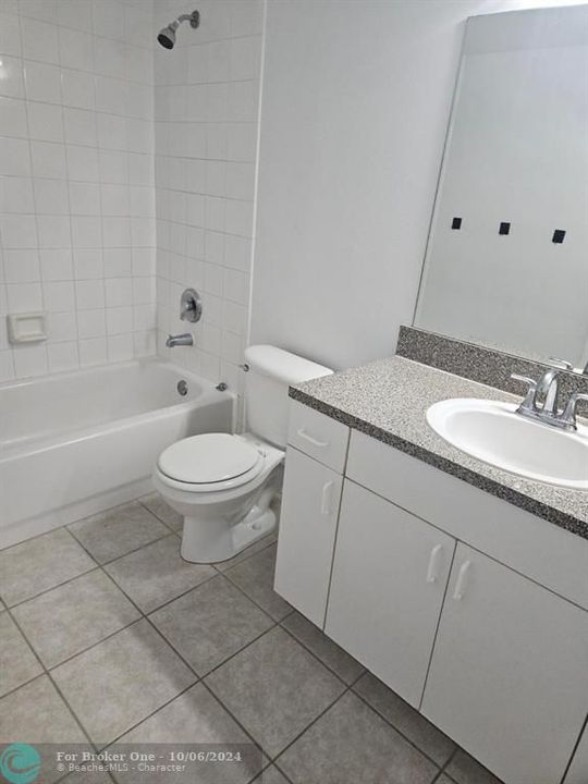 For Rent: $2,300 (2 beds, 2 baths, 1246 Square Feet)