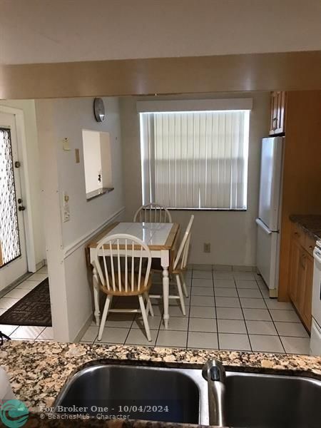 For Rent: $2,100 (2 beds, 2 baths, 1198 Square Feet)