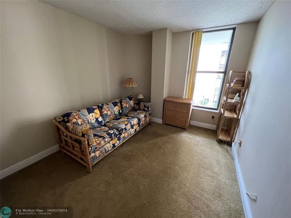 For Sale: $475,000 (2 beds, 2 baths, 1045 Square Feet)