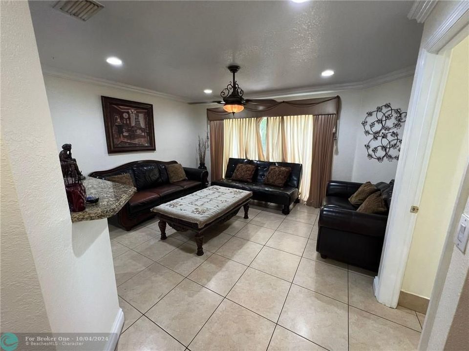 For Rent: $2,900 (3 beds, 2 baths, 1680 Square Feet)