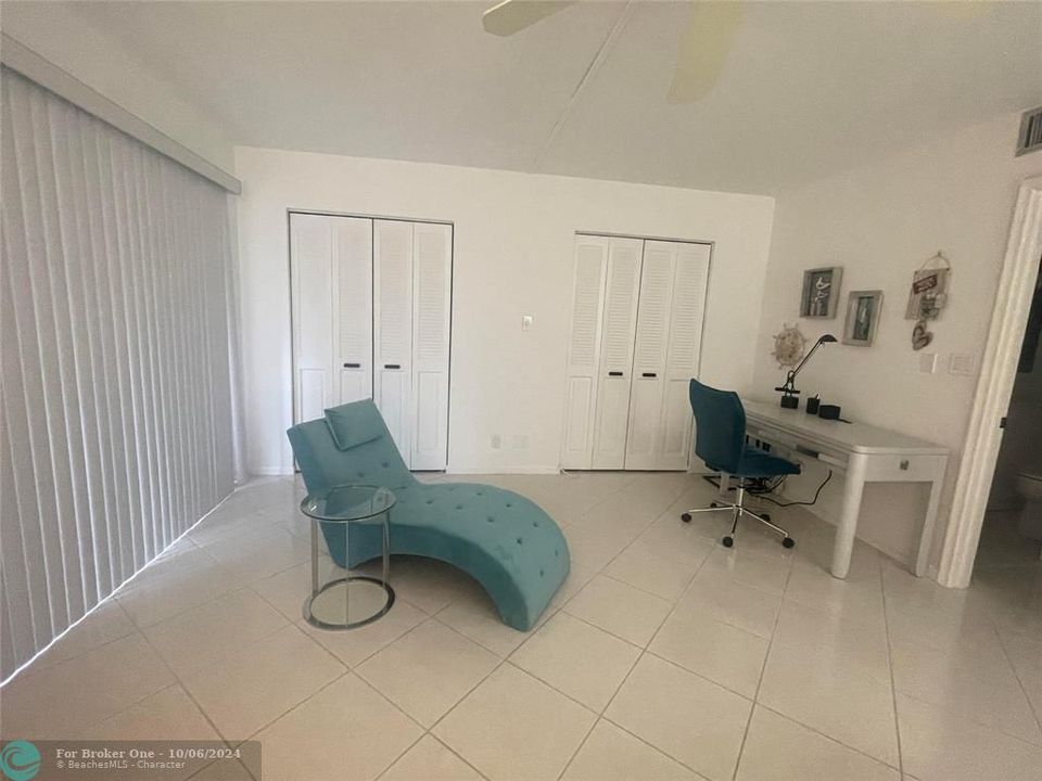 Active With Contract: $159,900 (1 beds, 1 baths, 844 Square Feet)