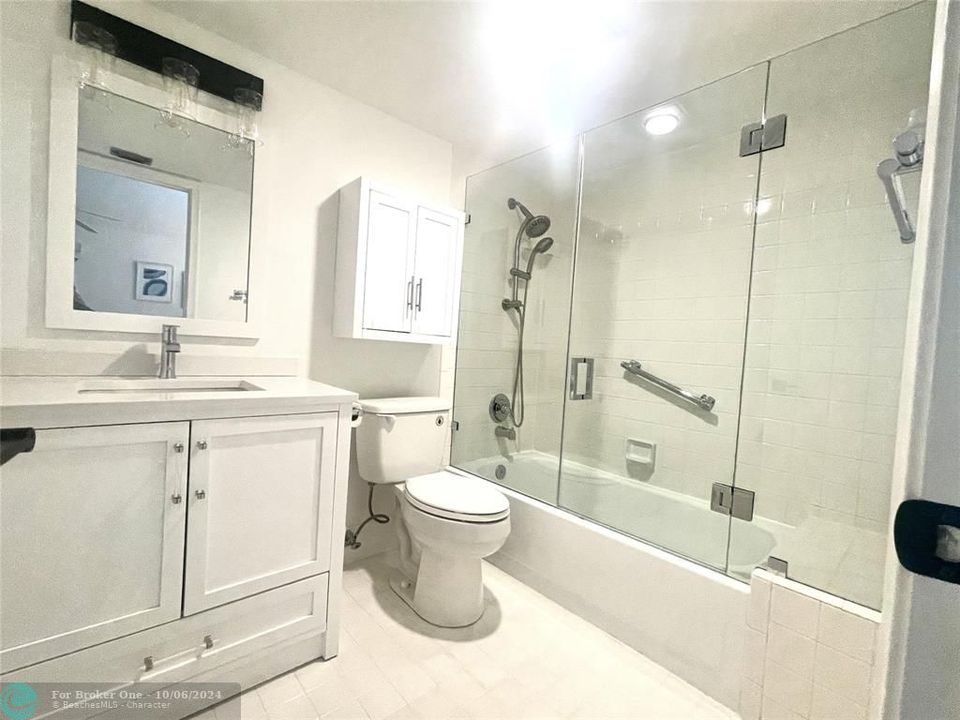 Active With Contract: $159,900 (1 beds, 1 baths, 844 Square Feet)