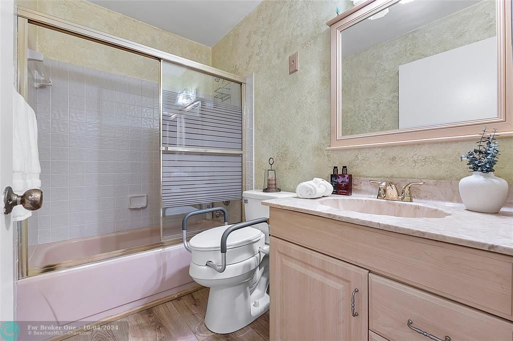 For Sale: $268,987 (2 beds, 2 baths, 1148 Square Feet)