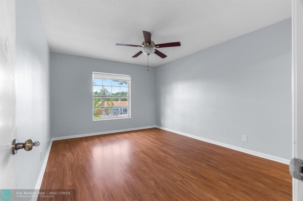 For Sale: $219,500 (2 beds, 2 baths, 1100 Square Feet)