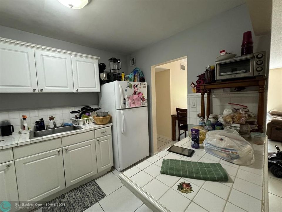 For Rent: $1,900 (2 beds, 2 baths, 1040 Square Feet)