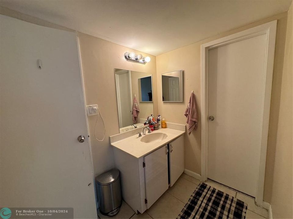 For Rent: $1,900 (2 beds, 2 baths, 1040 Square Feet)