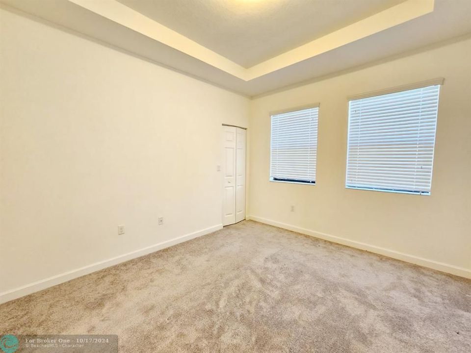 For Rent: $3,100 (3 beds, 2 baths, 1377 Square Feet)