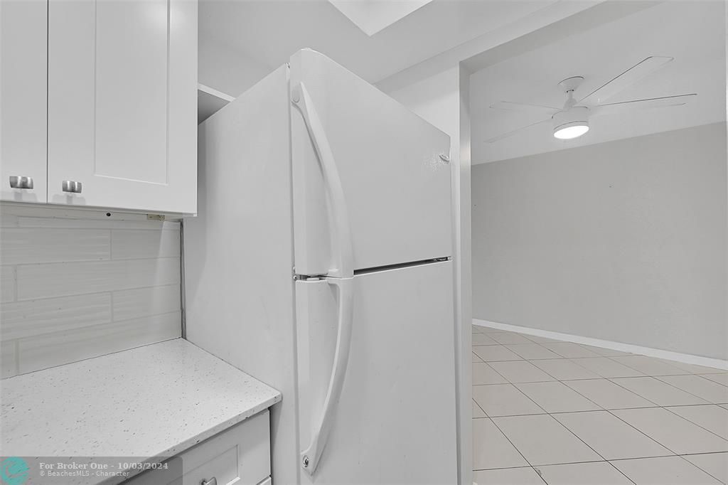 For Sale: $234,900 (1 beds, 1 baths, 650 Square Feet)