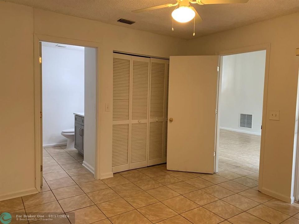 For Rent: $2,200 (3 beds, 2 baths, 1171 Square Feet)