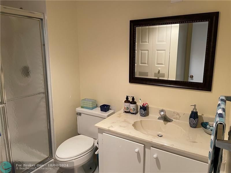 For Rent: $2,400 (2 beds, 2 baths, 1216 Square Feet)