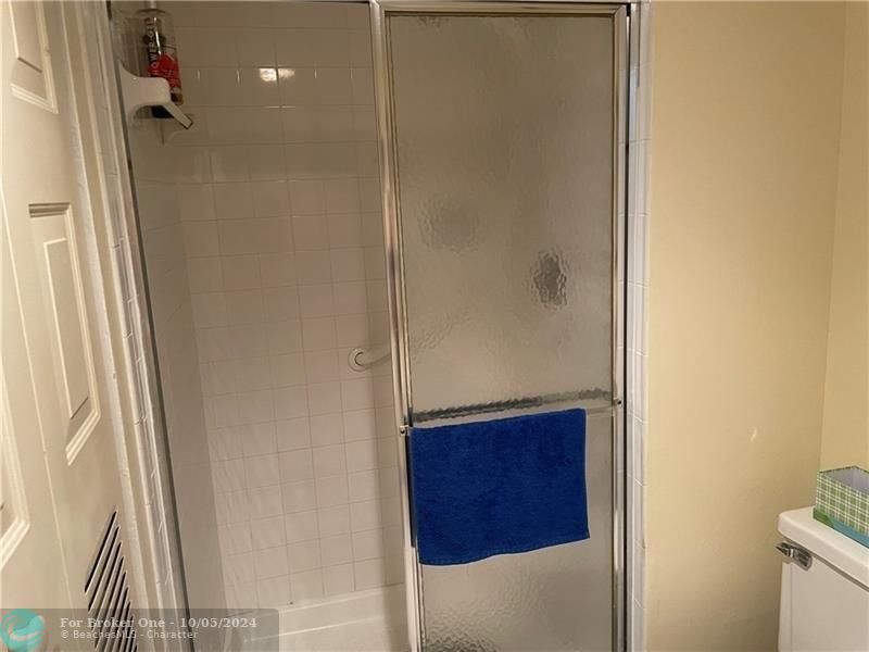 For Rent: $2,400 (2 beds, 2 baths, 1216 Square Feet)