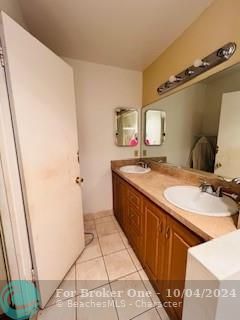 For Sale: $294,999 (2 beds, 2 baths, 1360 Square Feet)