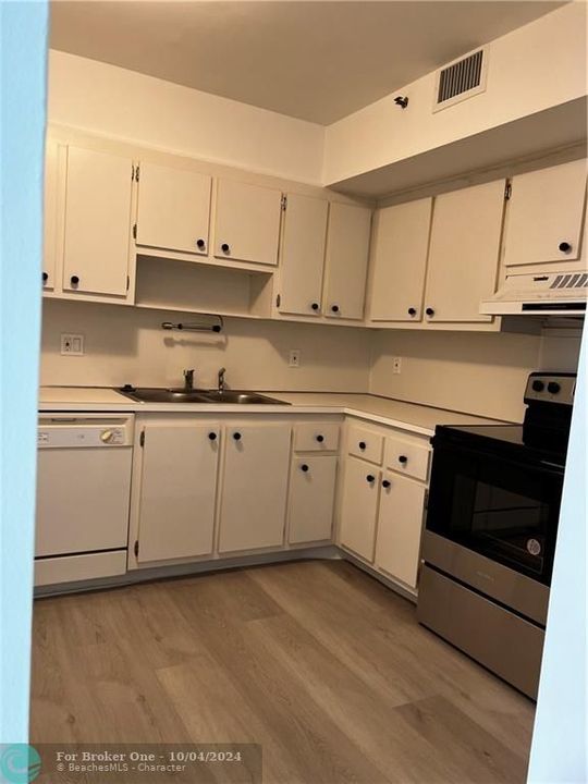 For Rent: $1,990 (2 beds, 2 baths, 1087 Square Feet)