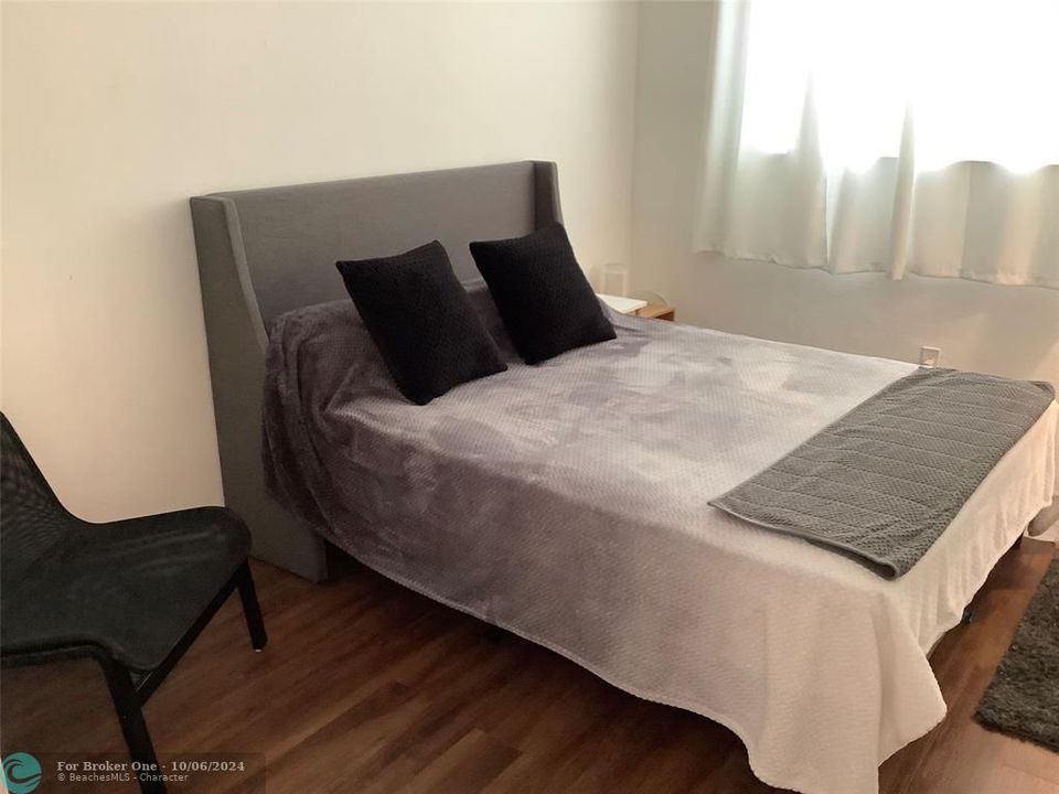 В аренду: $2,750 (2 спален, 1 ванн, 880 Квадратных фут)