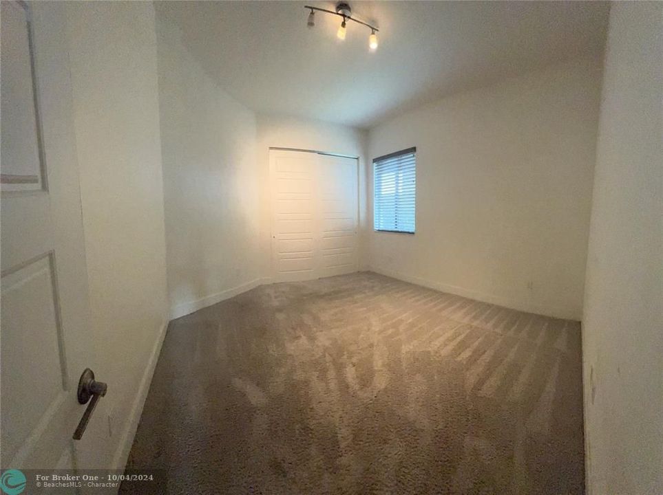 En Venta: $999,000 (4 camas, 3 baños, 2378 Pies cuadrados)