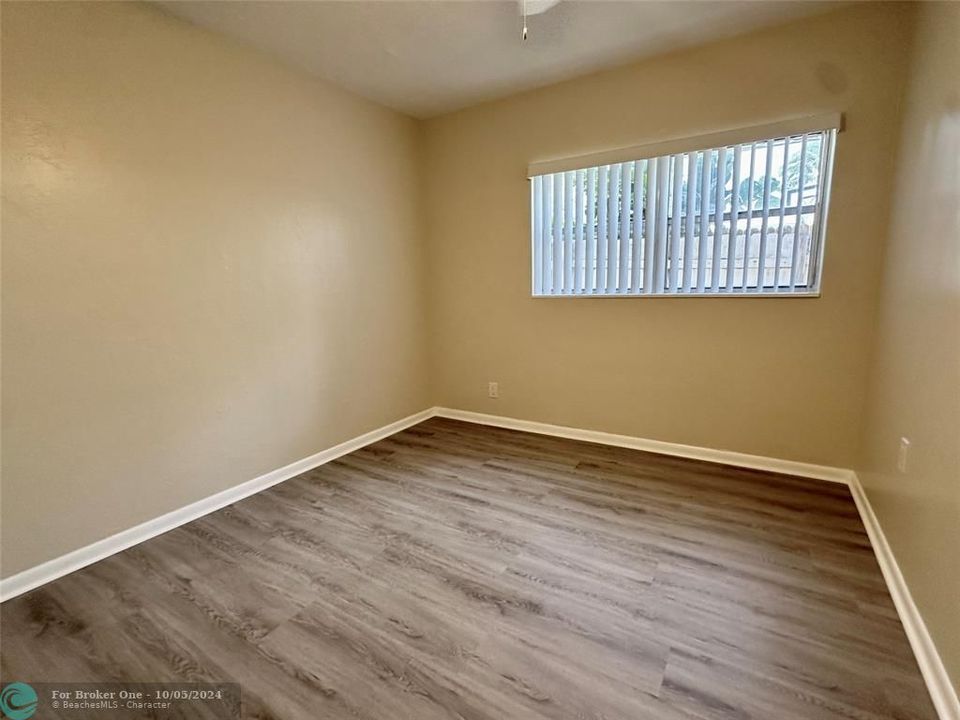 For Rent: $2,300 (2 beds, 1 baths, 1000 Square Feet)