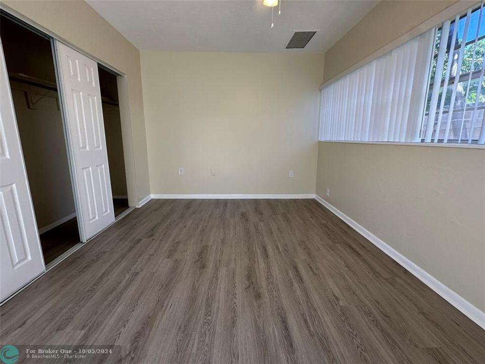 For Rent: $2,300 (2 beds, 1 baths, 1000 Square Feet)