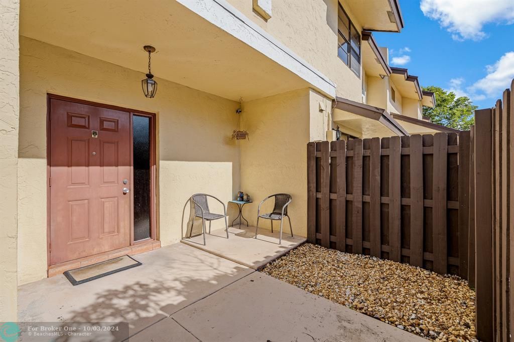 For Sale: $440,000 (3 beds, 2 baths, 1400 Square Feet)