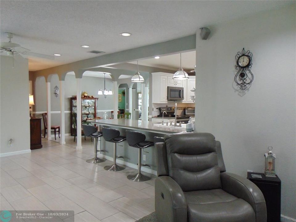 For Sale: $599,000 (4 beds, 2 baths, 1962 Square Feet)