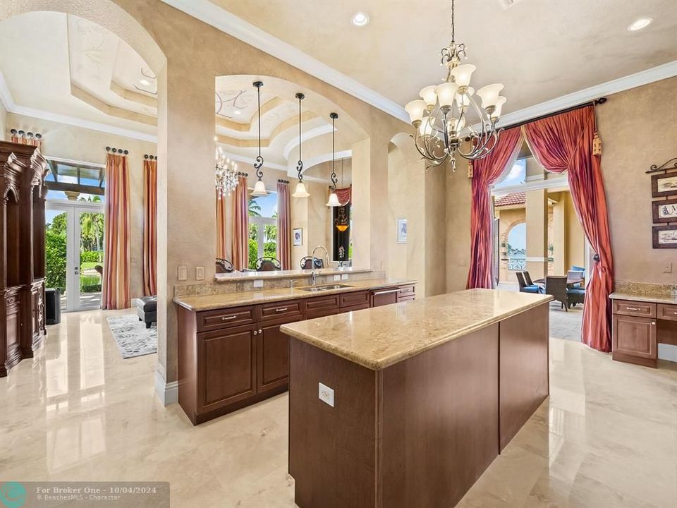 For Sale: $3,500,000 (6 beds, 6 baths, 6414 Square Feet)