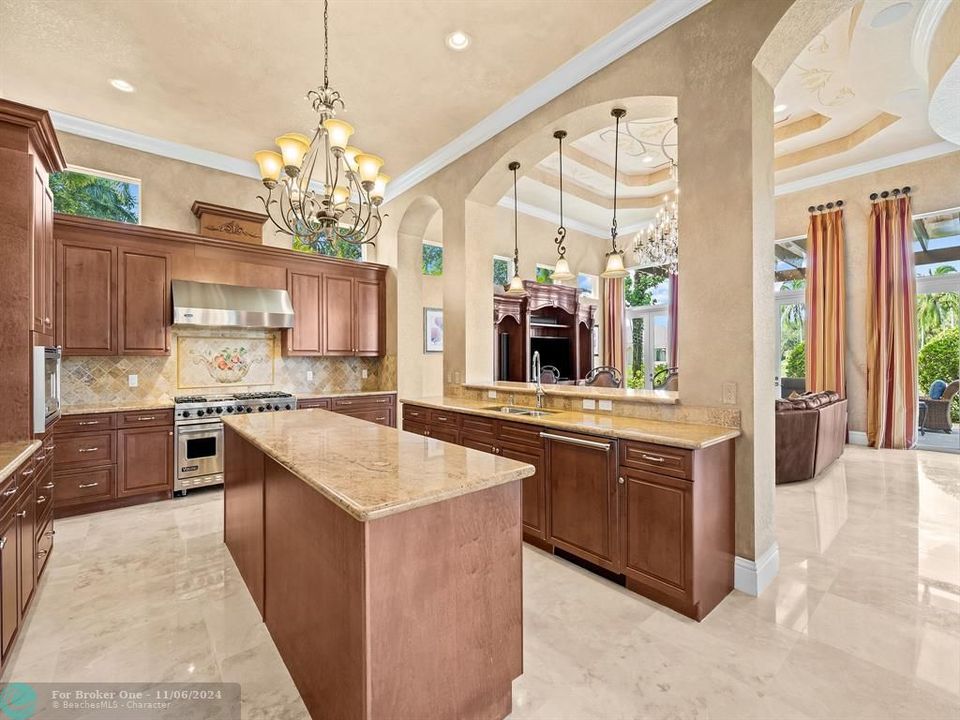 For Sale: $3,500,000 (6 beds, 6 baths, 6414 Square Feet)