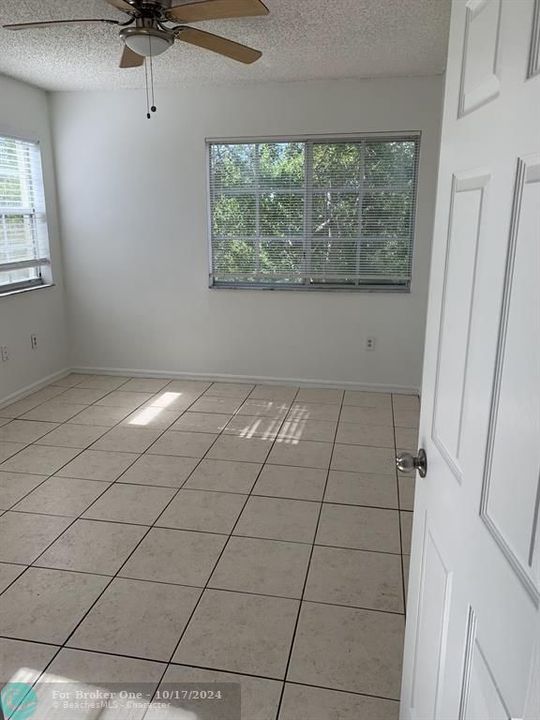 For Rent: $2,250 (2 beds, 1 baths, 850 Square Feet)