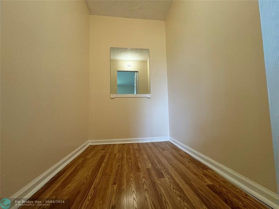 For Sale: $274,900 (2 beds, 2 baths, 1230 Square Feet)